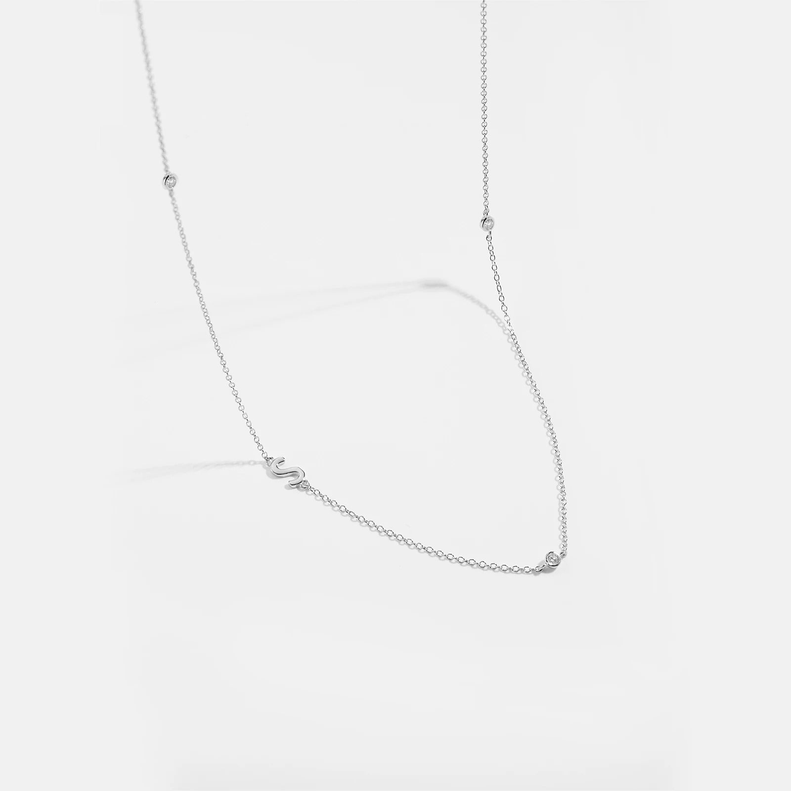 Colar Inicial + Ponto de Luz